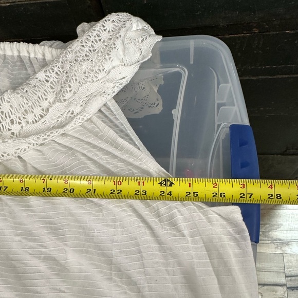 Free People NWT Ibiza Off Shoulder Crochet Lace White Top size Large Date Night - Picture 16 of 16
